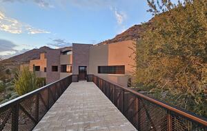 WM Phoenix Open Dates Available Feb 2-9, 2026! Award Winning Hillside Retreat - Paradise Valley, Arizona