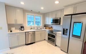 Townhouse on the Beach, Pool, Walk to Main St. - Barnstable, Massachusetts