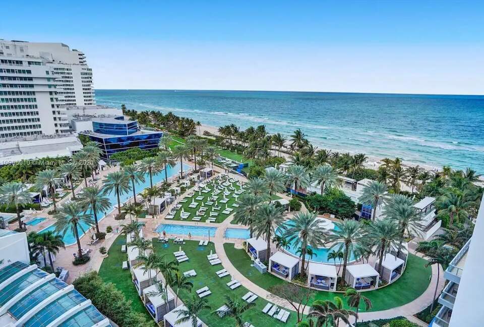 Ocean-View Tresor Tower Suite at Fontainebleau - Miami Beach, Florida