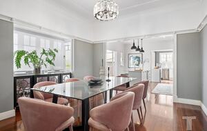 Stunning and Modern House with Amazing City Views - Brisbane, Australia