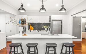 Stunning and Modern House with Amazing City Views - Brisbane, Australia