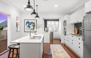 Stunning and Modern House with Amazing City Views - Brisbane, Australia