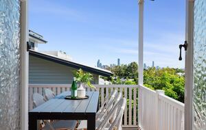 Stunning and Modern House with Amazing City Views - Brisbane, Australia