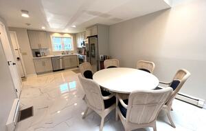 Townhouse on the Beach, Pool, Walk to Main St. - Barnstable, Massachusetts