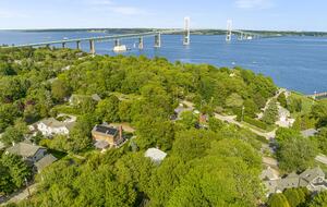 Charming Jamestown Home (across the bay from Newport) - Jamestown, Rhode Island