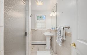 Charming Jamestown Home (across the bay from Newport) - Jamestown, Rhode Island