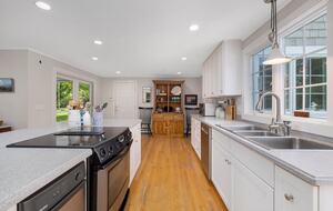 Charming Jamestown Home (across the bay from Newport) - Jamestown, Rhode Island