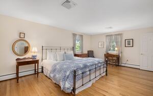 Charming Jamestown Home (across the bay from Newport) - Jamestown, Rhode Island