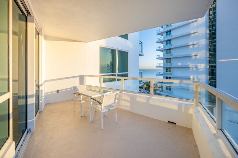 Ocean-View Tresor Tower Suite at Fontainebleau - Miami Beach, Florida