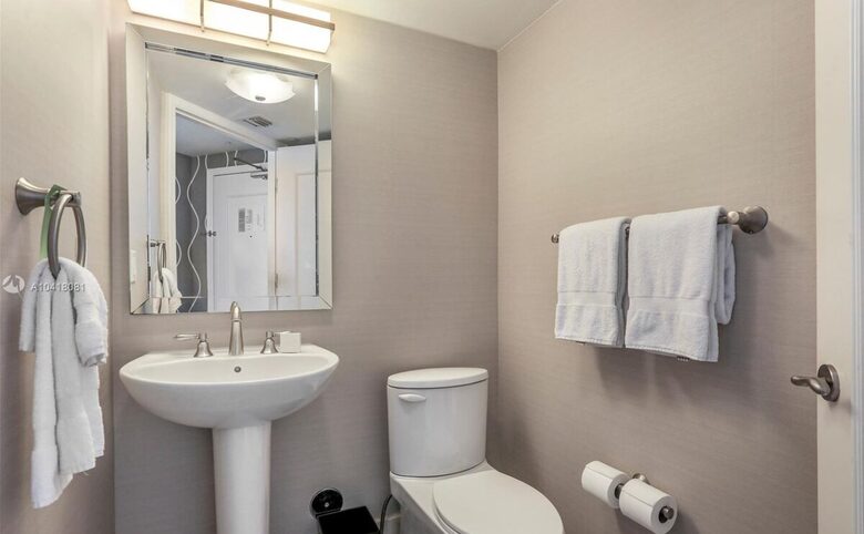 Ocean-View Tresor Tower Suite at Fontainebleau - Miami Beach, Florida