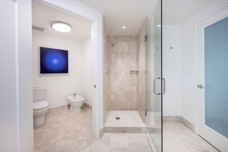 Ocean-View Tresor Tower Suite at Fontainebleau - Miami Beach, Florida