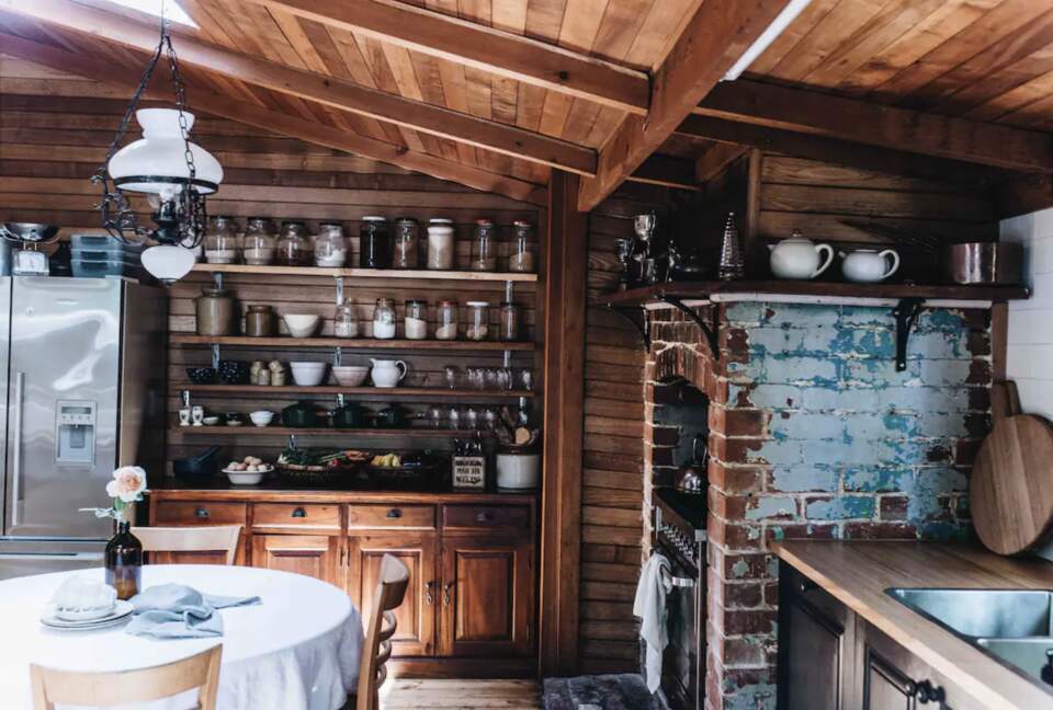 The Main House @ Poets Lodge Daylesford - Daylesford, Australia