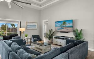 Congo Breeze: Resort-Style Waterfront Retreat with Pool - Cape Coral, Florida