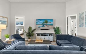 Congo Breeze: Resort-Style Waterfront Retreat with Pool - Cape Coral, Florida