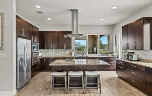 Congo Breeze: Resort-Style Waterfront Retreat with Pool - Cape Coral, Florida