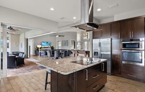 Congo Breeze: Resort-Style Waterfront Retreat with Pool - Cape Coral, Florida