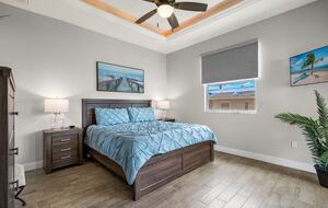 Congo Breeze: Resort-Style Waterfront Retreat with Pool - Cape Coral, Florida