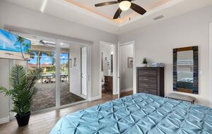 Congo Breeze: Resort-Style Waterfront Retreat with Pool - Cape Coral, Florida