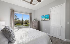 Congo Breeze: Resort-Style Waterfront Retreat with Pool - Cape Coral, Florida