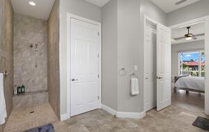 Congo Breeze: Resort-Style Waterfront Retreat with Pool - Cape Coral, Florida