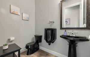 Congo Breeze: Resort-Style Waterfront Retreat with Pool - Cape Coral, Florida