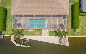 Congo Breeze: Resort-Style Waterfront Retreat with Pool - Cape Coral, Florida