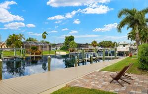 Congo Breeze: Resort-Style Waterfront Retreat with Pool - Cape Coral, Florida