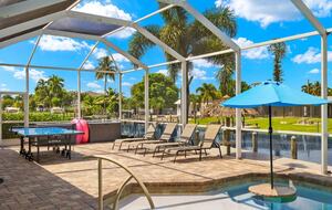 Congo Breeze: Resort-Style Waterfront Retreat with Pool - Cape Coral, Florida