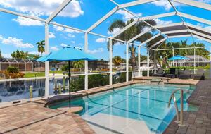 Congo Breeze: Resort-Style Waterfront Retreat with Pool - Cape Coral, Florida