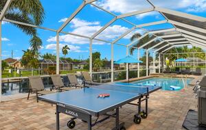 Congo Breeze: Resort-Style Waterfront Retreat with Pool - Cape Coral, Florida