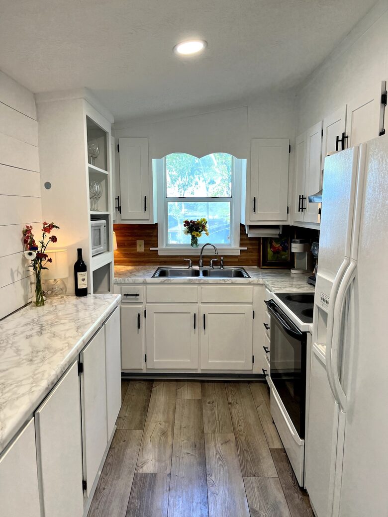 Cozy Lake Harding Waterfront - Salem, Alabama