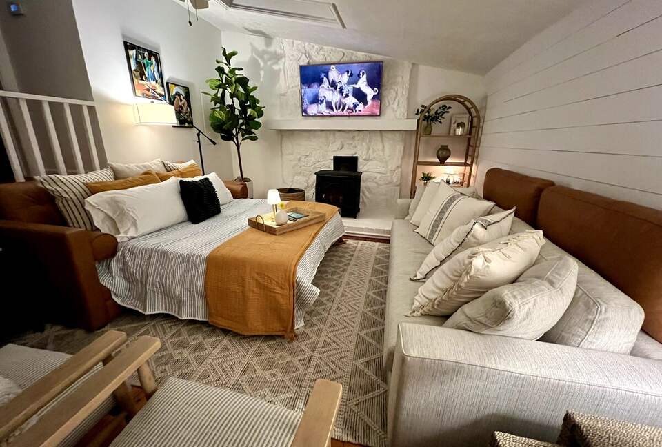 Cozy Lake Harding Waterfront - Salem, Alabama