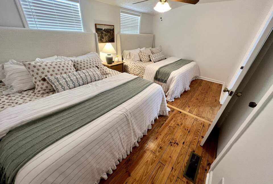 Cozy Lake Harding Waterfront - Salem, Alabama