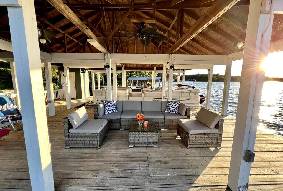 Cozy Lake Harding Waterfront - Salem, Alabama