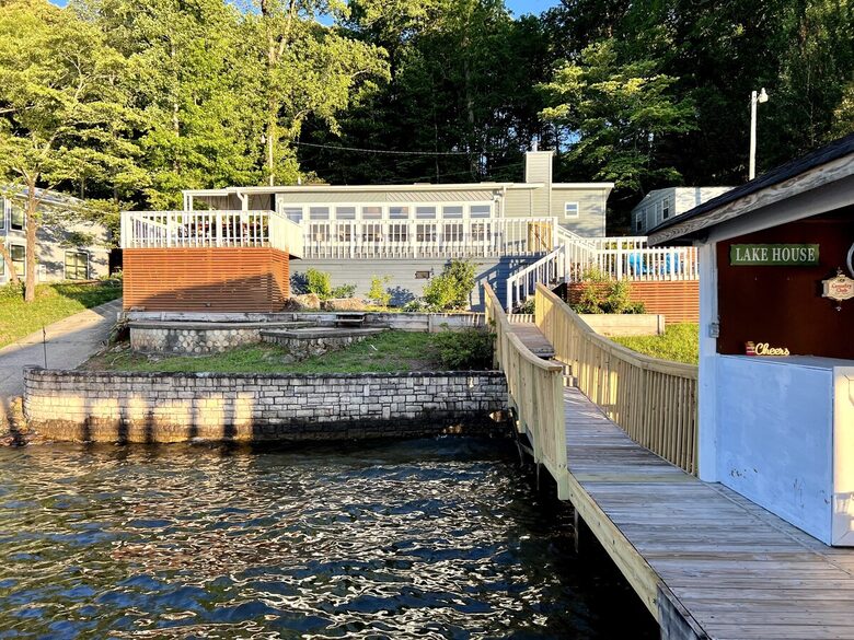 Cozy Lake Harding Waterfront - Salem, Alabama