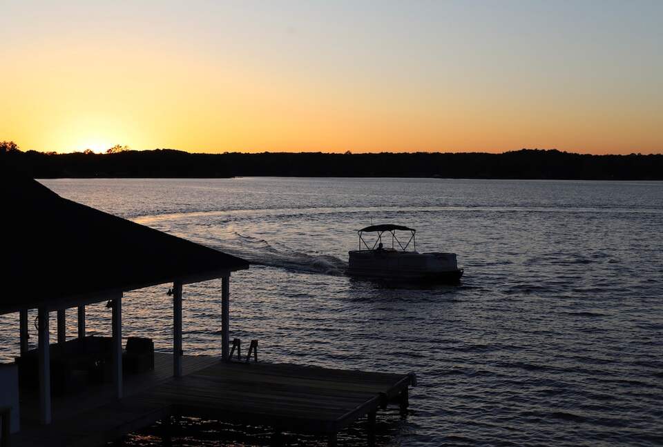 Cozy Lake Harding Waterfront - Salem, Alabama
