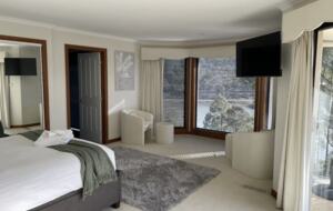 Lakeside Living - Blackstone Heights, Australia