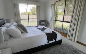 Lakeside Living - Blackstone Heights, Australia