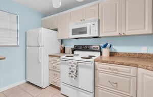 Waterfront Condo with Lanai and Beach Access - Indian Shores, Florida