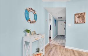 Waterfront Condo with Lanai and Beach Access - Indian Shores, Florida