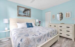 Waterfront Condo with Lanai and Beach Access - Indian Shores, Florida