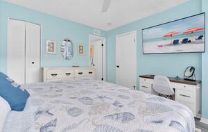 Waterfront Condo with Lanai and Beach Access - Indian Shores, Florida