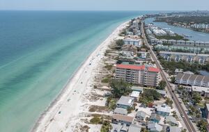 Waterfront Condo with Lanai and Beach Access - Indian Shores, Florida