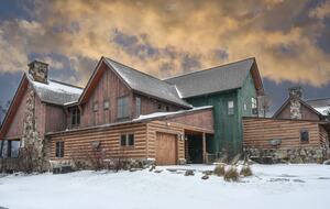 Lake and Ski Retreat with Scenic Mountain Views - McHenry, Maryland