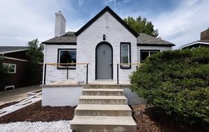 Bright & Chic Highlands Retreat - Wheat Ridge, Colorado