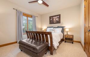 Lake and Ski Retreat with Scenic Mountain Views - McHenry, Maryland