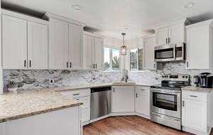 Bright & Chic Highlands Retreat - Wheat Ridge, Colorado