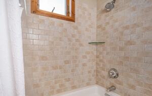 Lake and Ski Retreat with Scenic Mountain Views - McHenry, Maryland