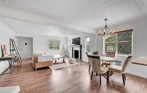 Bright & Chic Highlands Retreat - Wheat Ridge, Colorado