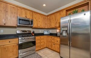 Lake and Ski Retreat with Scenic Mountain Views - McHenry, Maryland